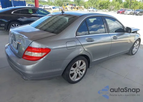 2008 Mercedes-Benz C 300 Luxury/Sport z USA, uszkodzony, nr VIN WDDGF54X48F122781